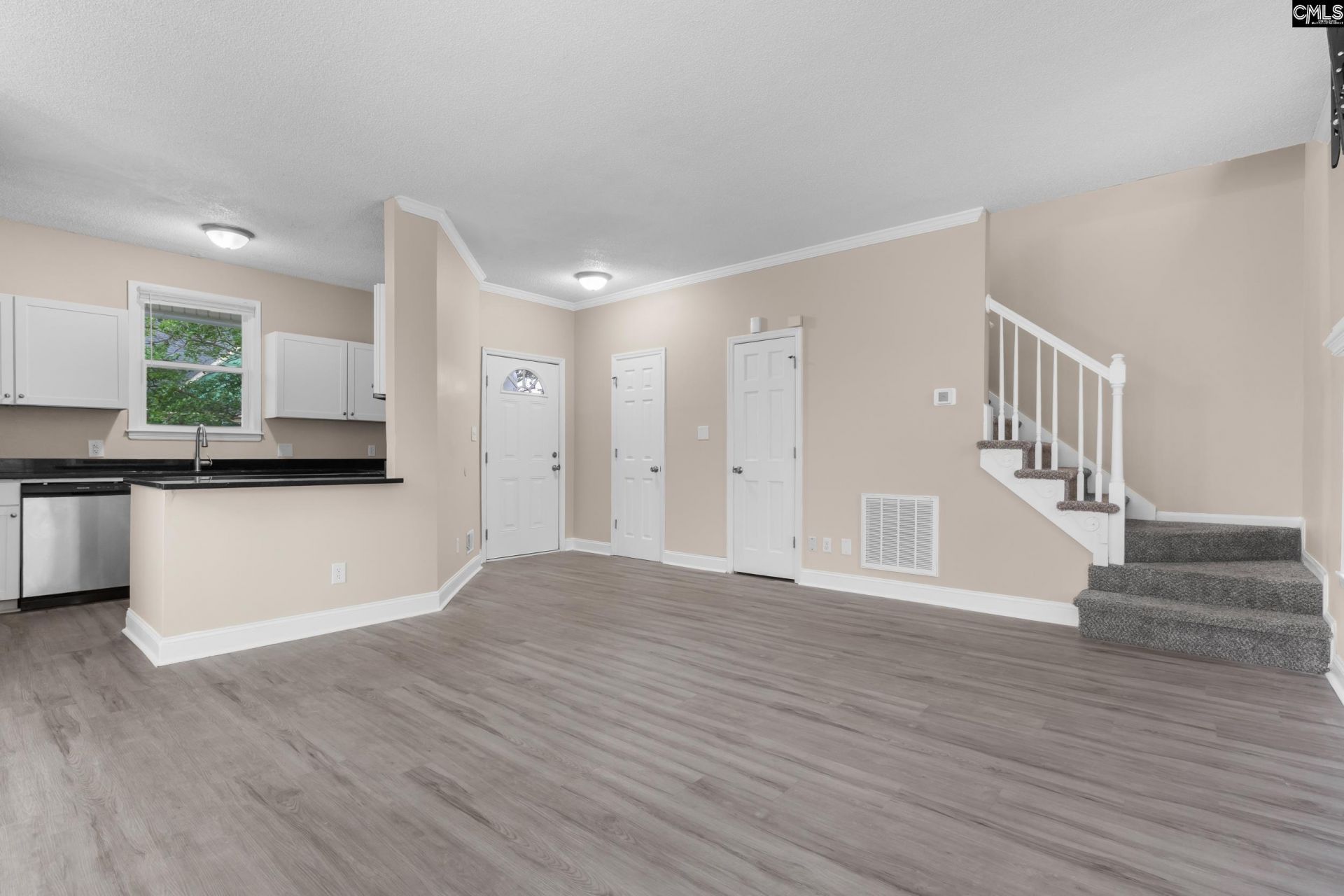 509 Wallace Way  Photo 8