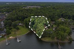 174 Absalom Court  photo 4