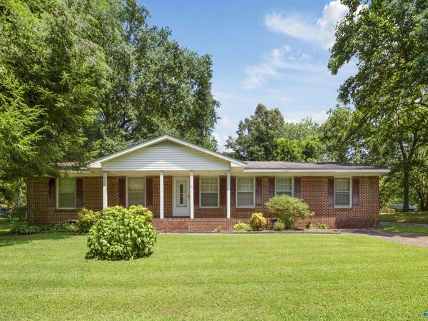 206 12th Street NW, Arab, AL 35016