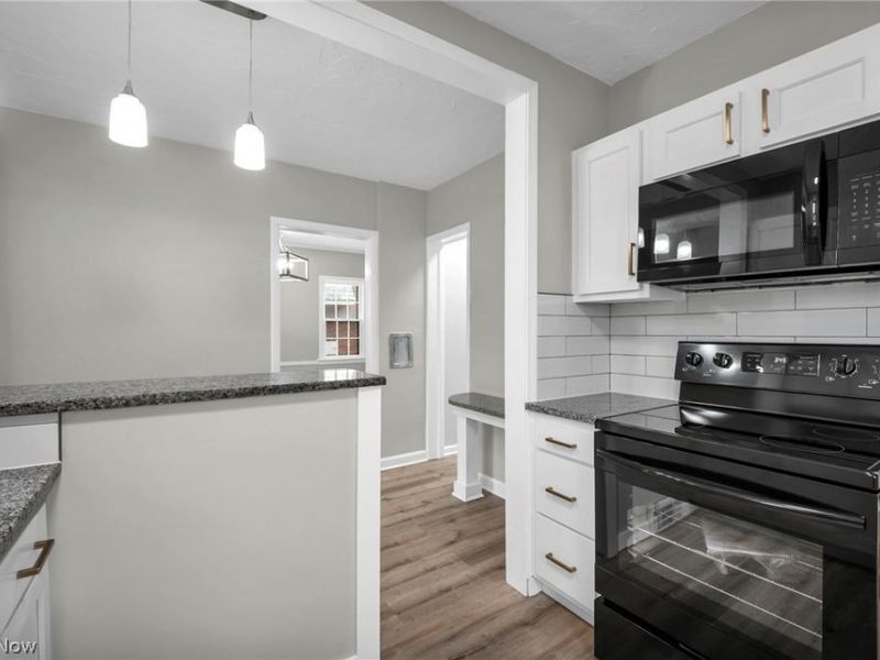 2496 Saybrook Road , University Heights, OH 44118 Photo 12