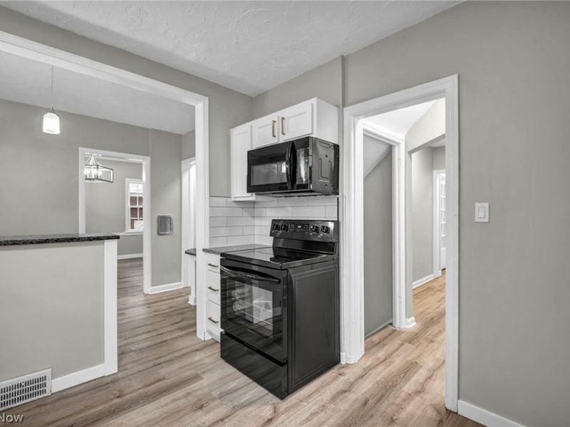 2496 Saybrook Road , University Heights, OH 44118 Photo 14