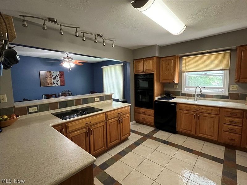 274 Dorchester Road, Akron, OH 44313 Photo 5