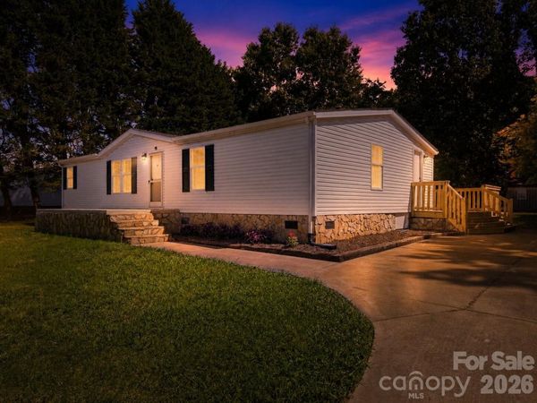 3940 Teaberry Lane , Newton, NC 28658