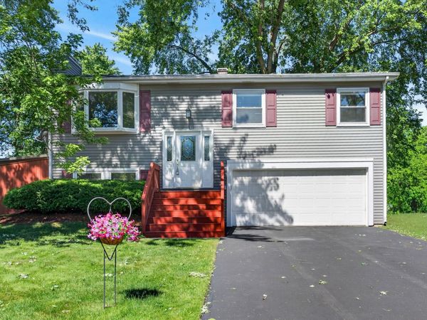 802 Prairie Avenue , Bartlett, IL 60103