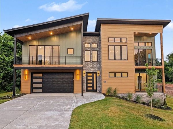 6 Francis Drive , Bella Vista, AR 72715