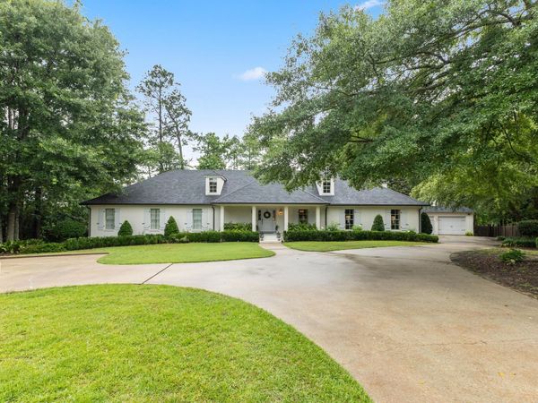 109 Bedford Rd., Hattiesburg, MS 39402