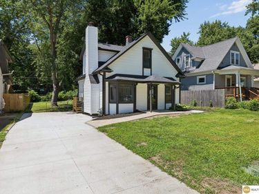 2532 N 65th Avenue, Omaha, NE 68104