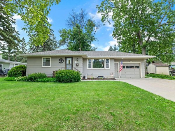 512 Woodley Street E, Northfield, MN 55057