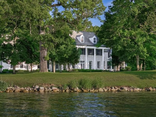 W3150 S Lakeshore DRIVE, Lake Geneva, WI 53147