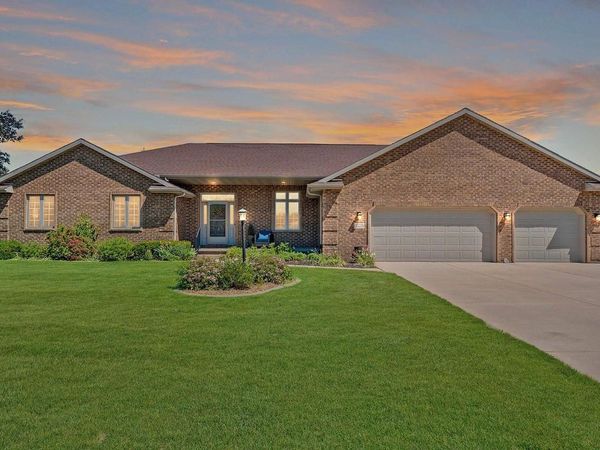 2562 REBECCA ANN DRIVE, New Franken, WI 54229
