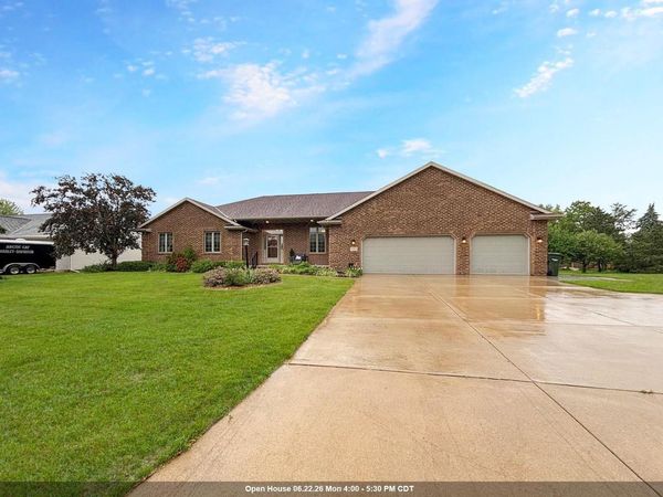 2562 REBECCA ANN DRIVE, New Franken, WI 54229