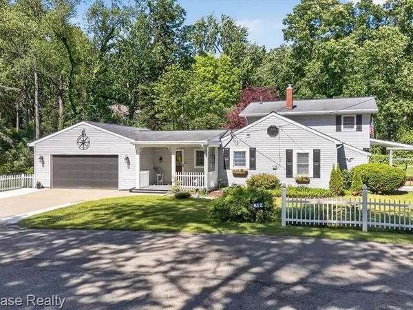 612 Sunrise Park , Genoa Twp, MI 48843