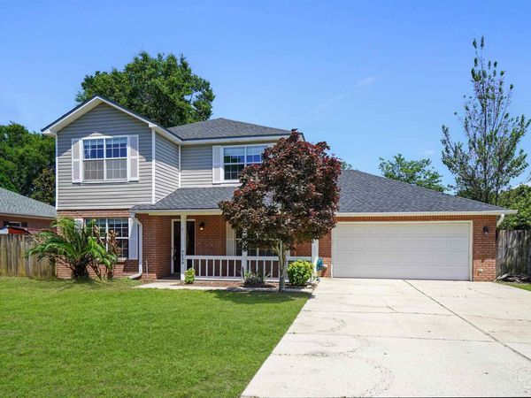 5320 Powrie Dr, Pensacola, FL 32504