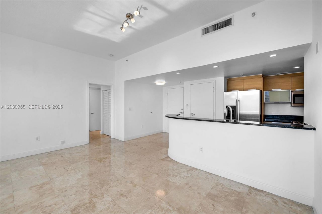1881 79th St Cswy, Unit 2106-1, North Bay Village, FL 33141 Photo