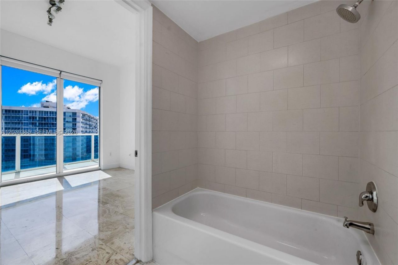 1881 79th St Cswy, Unit 2106-1, North Bay Village, FL 33141 Photo