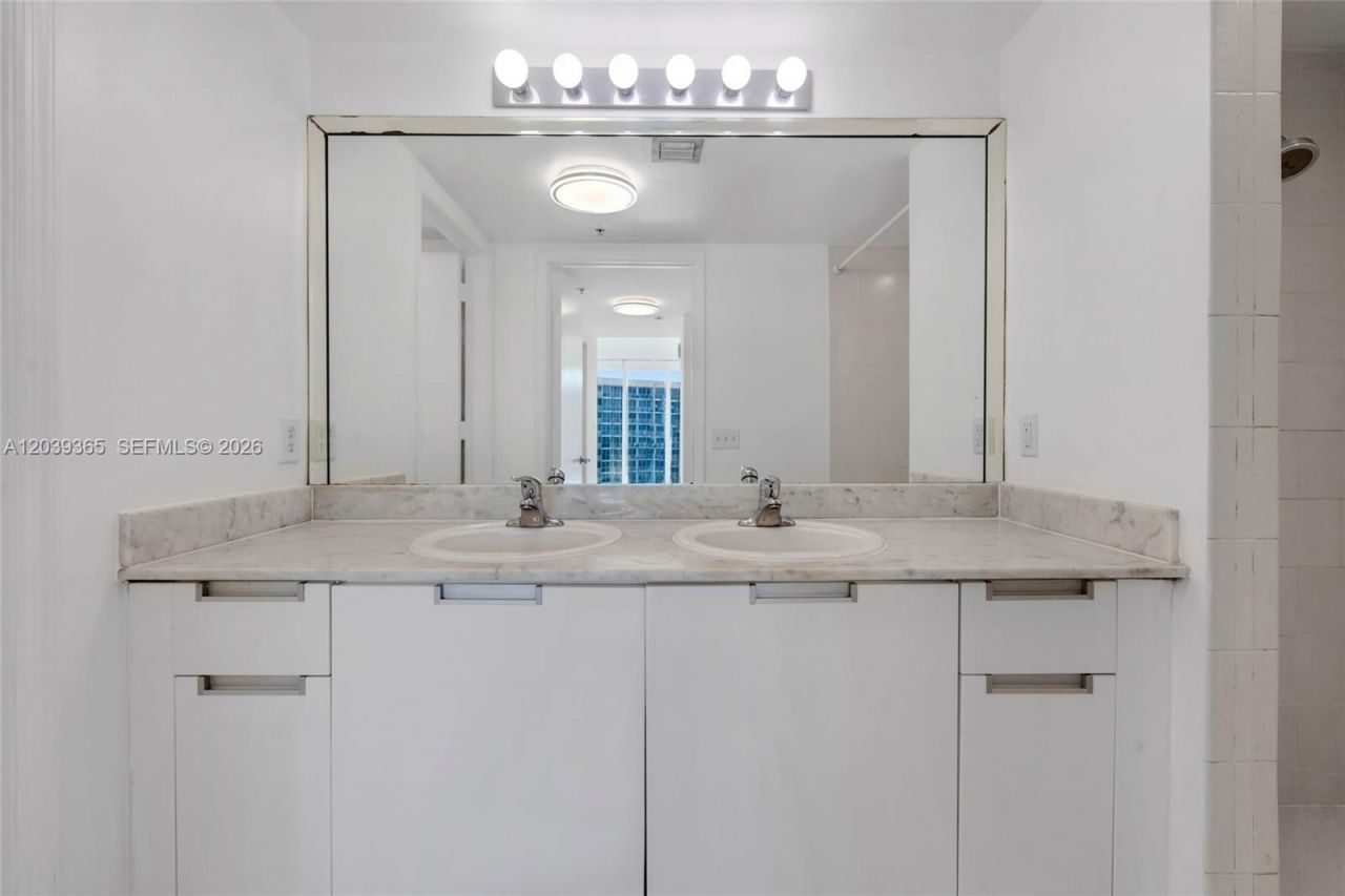 1881 79th St Cswy, Unit 2106-1, North Bay Village, FL 33141 Photo