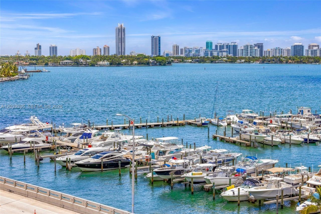 1881 79th St Cswy, Unit 2106-1, North Bay Village, FL 33141 Photo