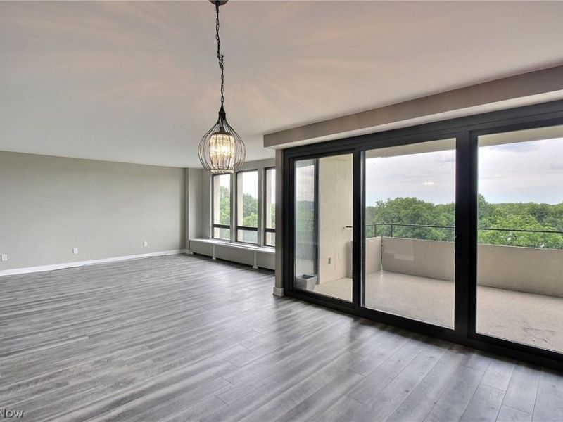 1 Bratenahl Place, Unit 802, Bratenahl, OH 44108 Photo 3