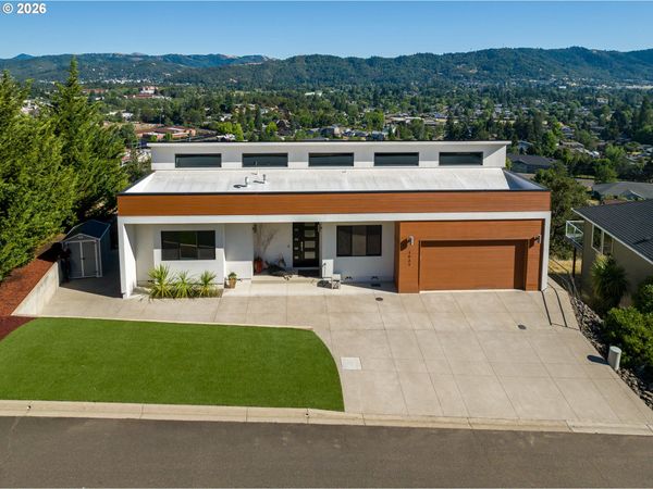 1931 WAREWOOD TERRACE CT, Roseburg, OR 97471