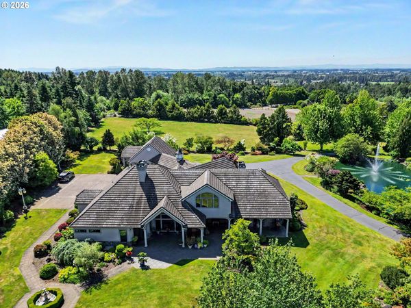 630 EUREKA AVE, Silverton, OR 97381