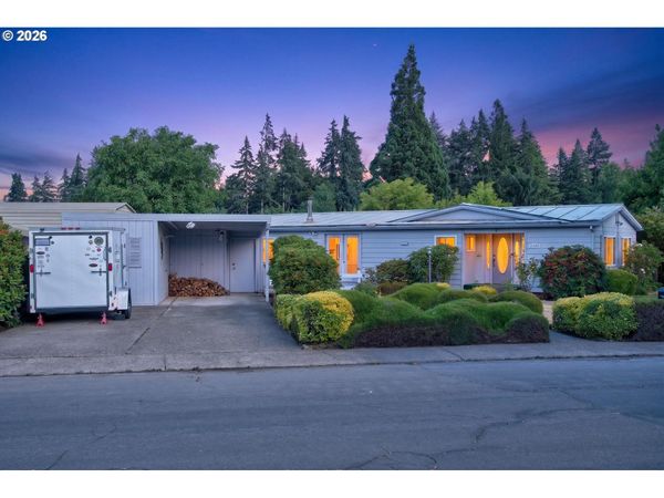 21986 LAUREL AVE, Aurora, OR 97002