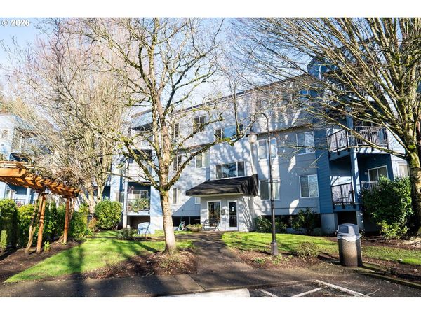 8720 SW TUALATIN RD, Unit 206, Tualatin, OR 97062