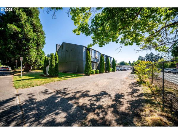 1046 NE 17TH AVE, Hillsboro, OR 97124