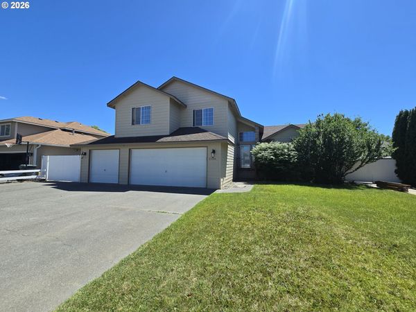 1166 E MAIN ST, Hermiston, OR 97838