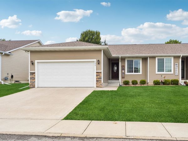 122 SE Sugarberry Lane, Pleasant Hill, IA 50327