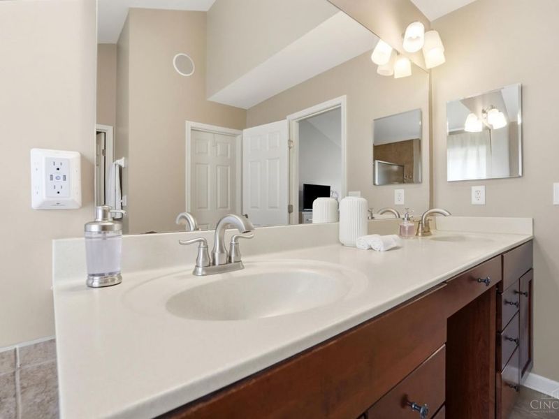 7484 Hunters Trail, West Chester, OH 45069 Photo 37