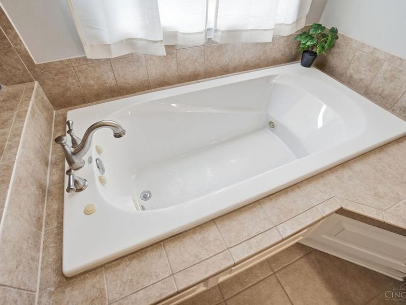 7484 Hunters Trail, West Chester, OH 45069 Photo 38