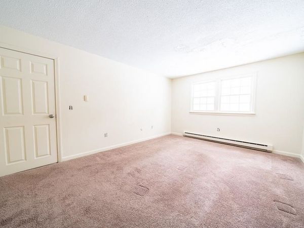 1 Charleston Avenue, Unit #7, Londonderry, NH 03053