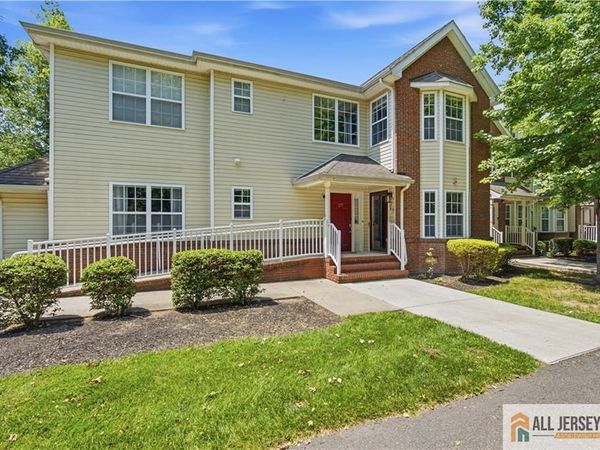 26 Forest Drive, Piscataway, NJ 08854