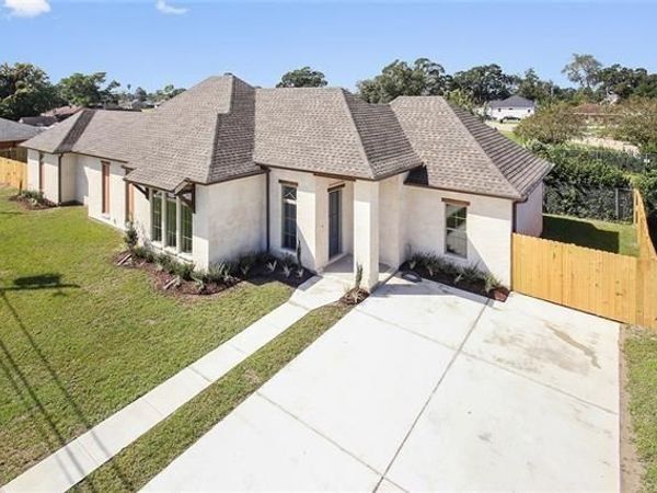 3012 MUMPHREY Road, Chalmette, LA 70043