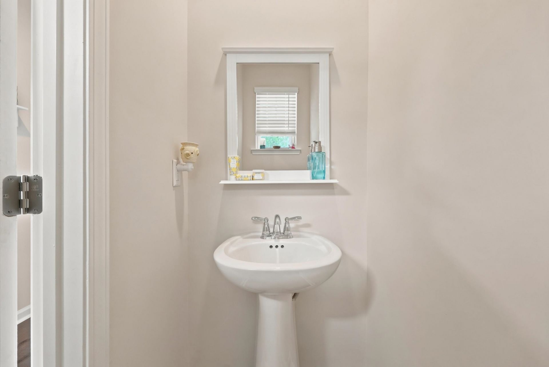 427 Samara Dr. Photo 10
