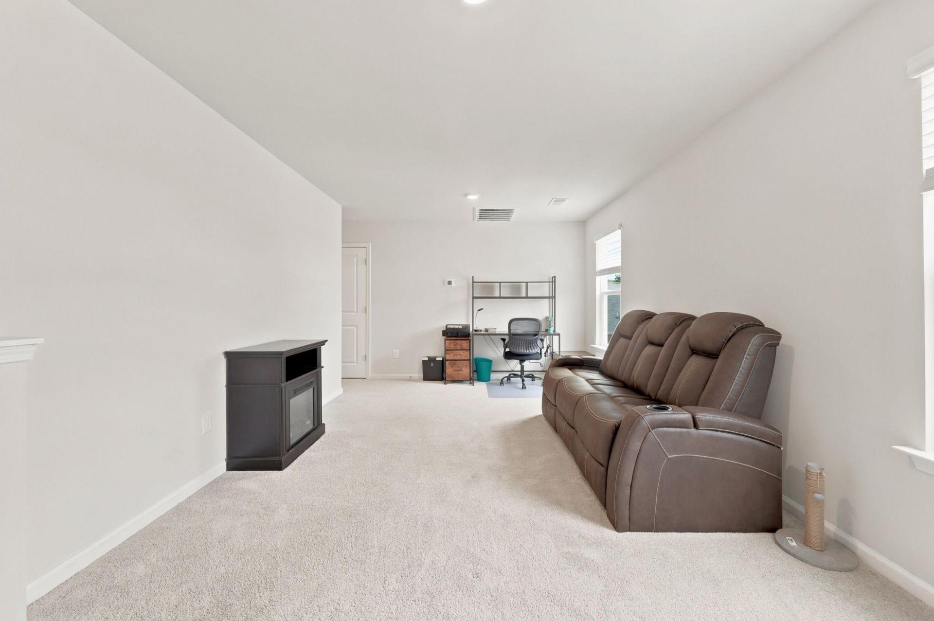 427 Samara Dr. Photo 12