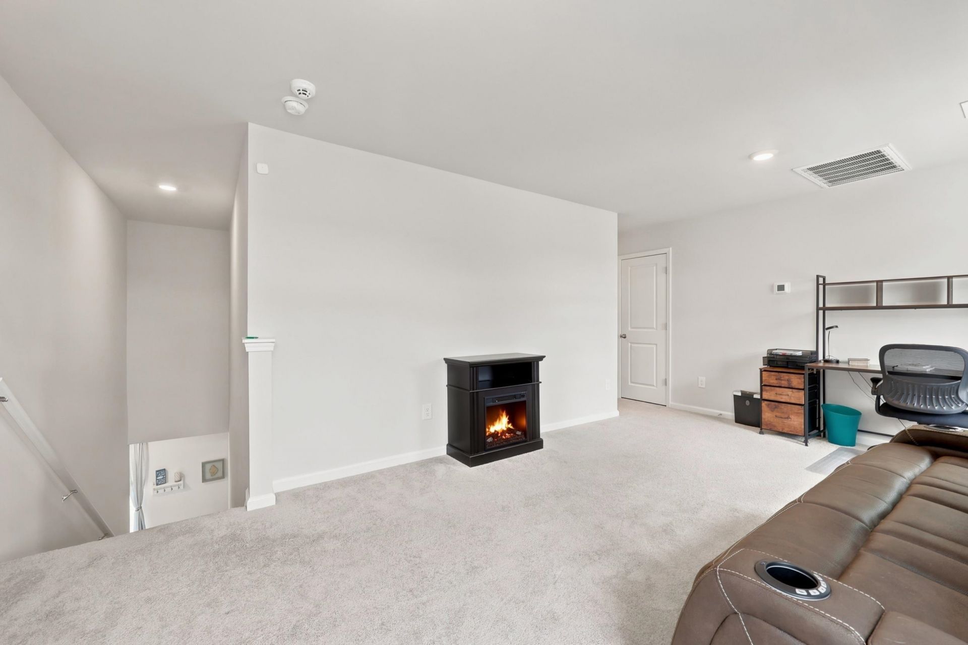 427 Samara Dr. Photo 13
