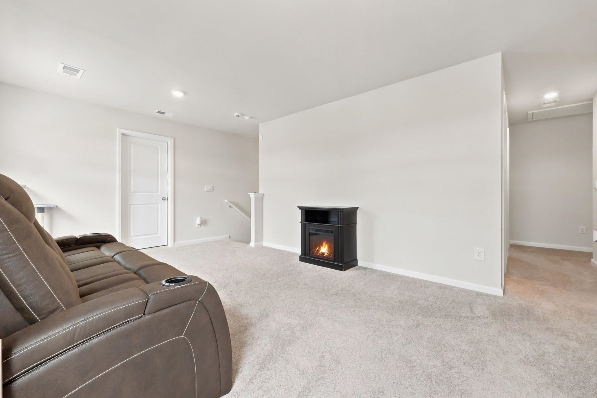 427 Samara Dr. Photo 14