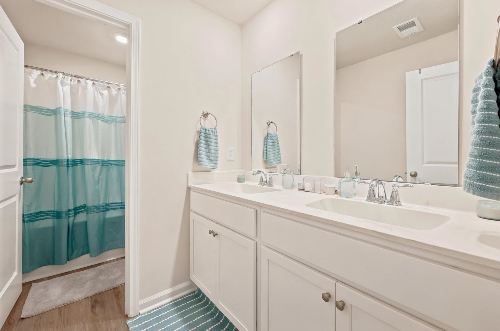 427 Samara Dr. Photo 15