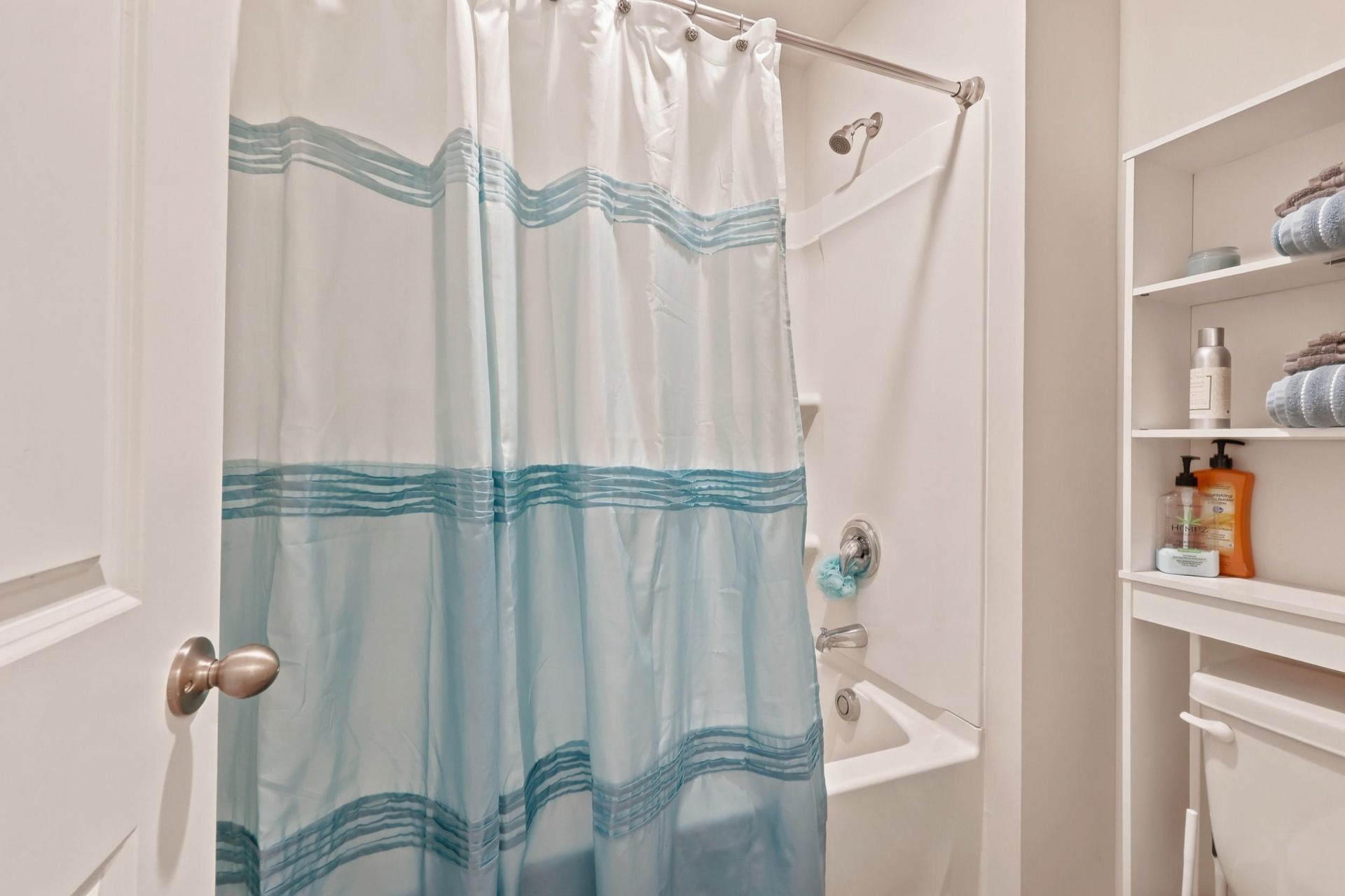 427 Samara Dr. Photo 16