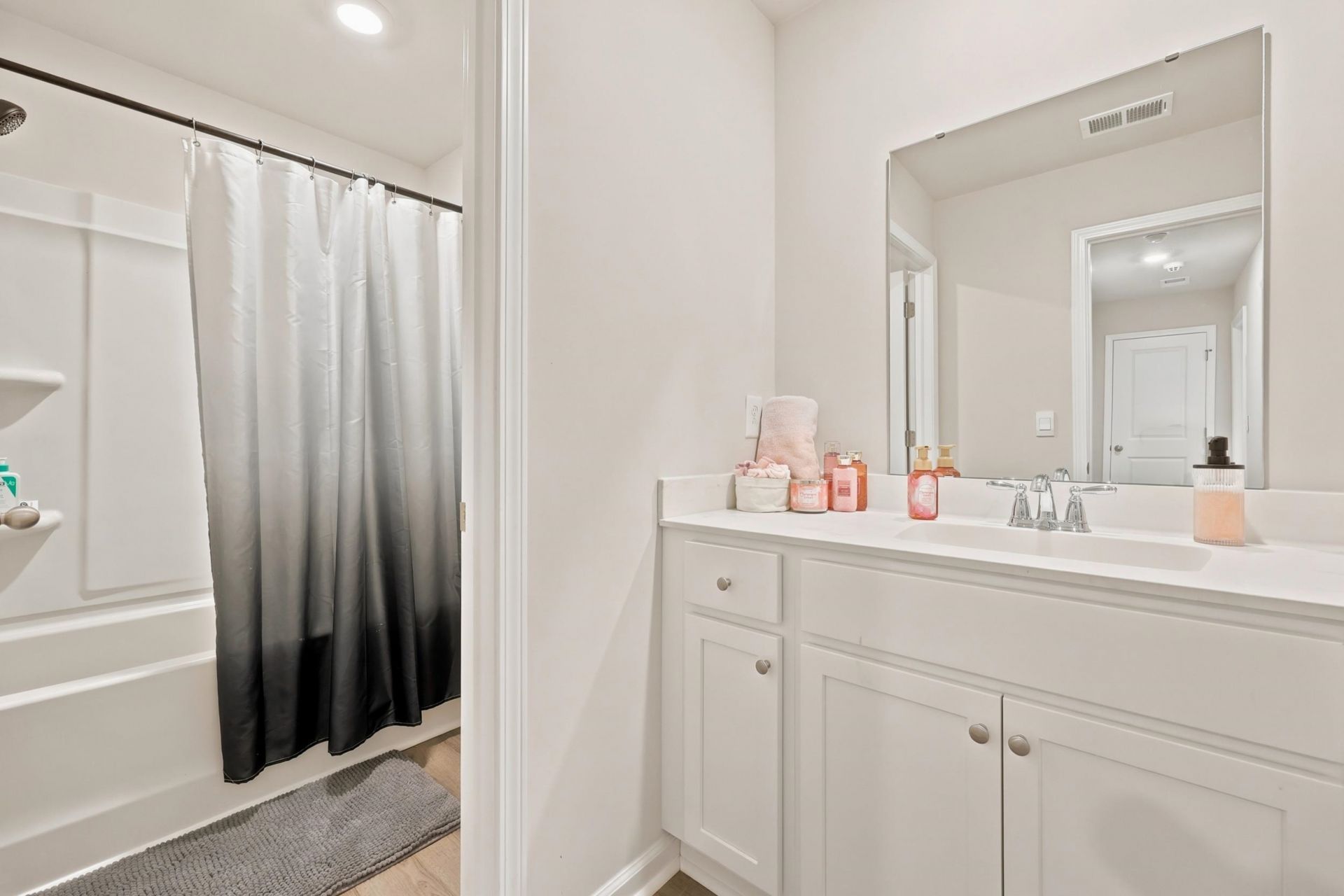 427 Samara Dr. Photo 20