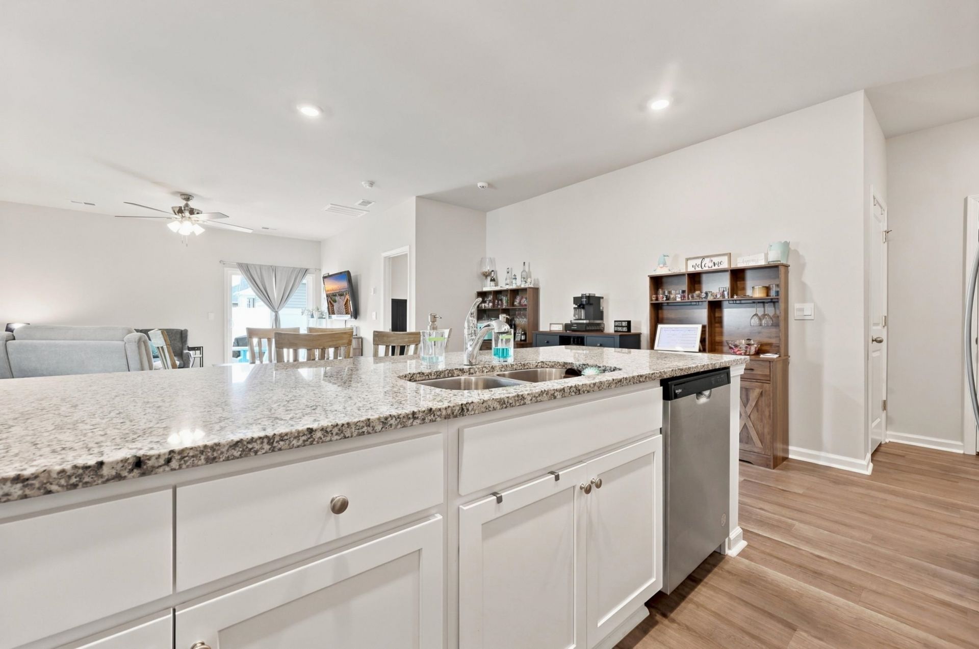 427 Samara Dr. Photo 26
