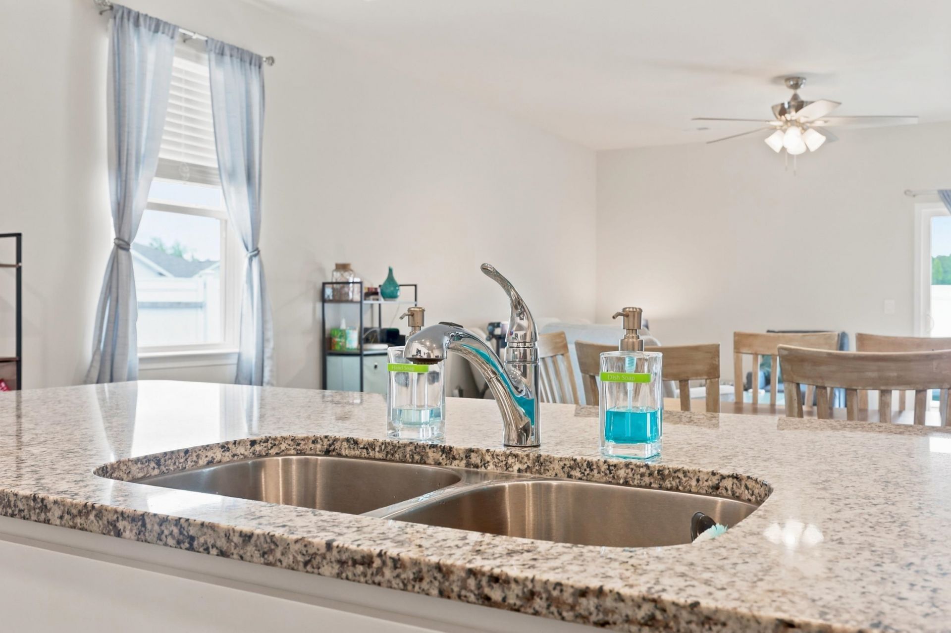 427 Samara Dr. Photo 28