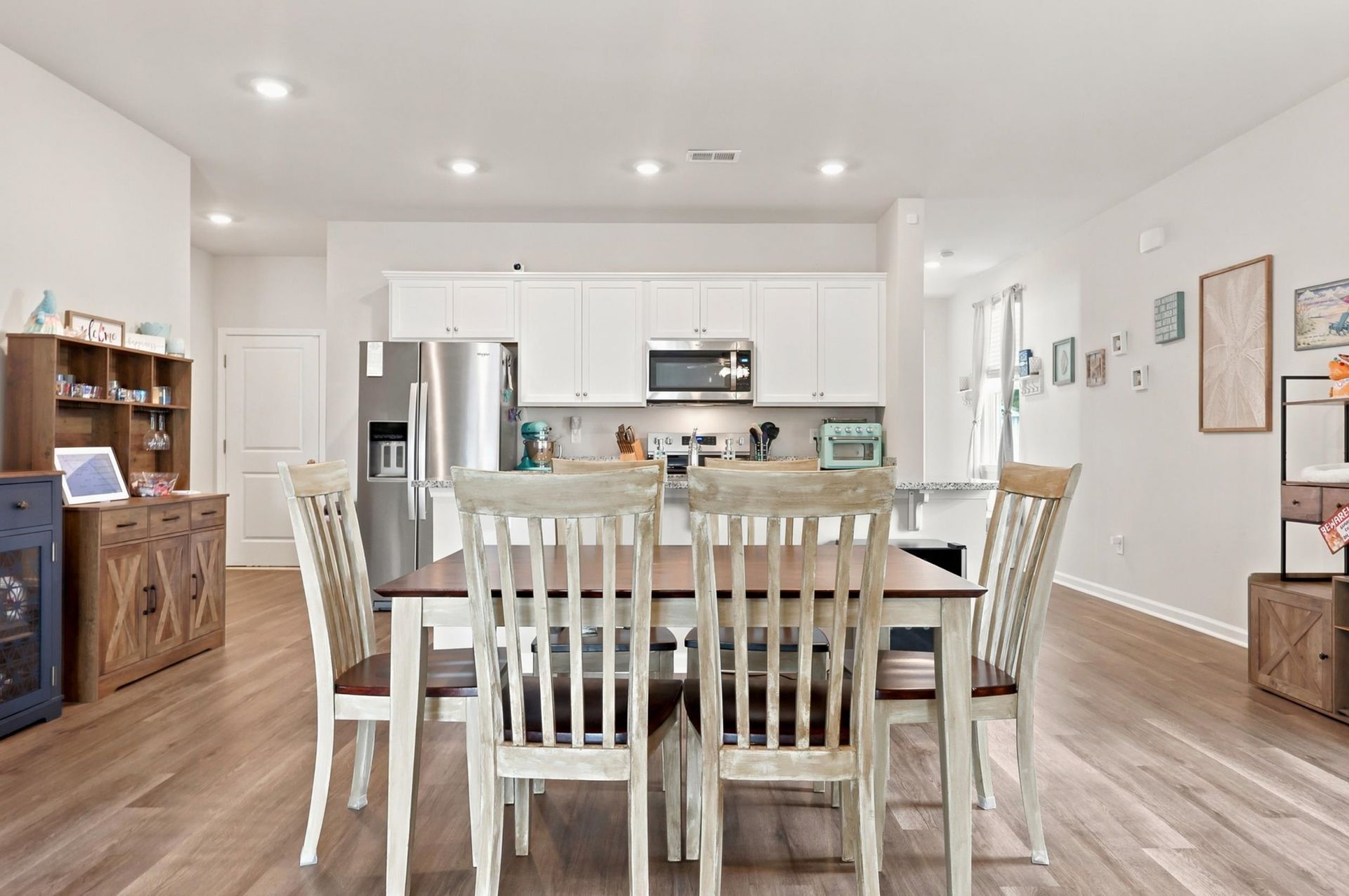 427 Samara Dr. Photo 29