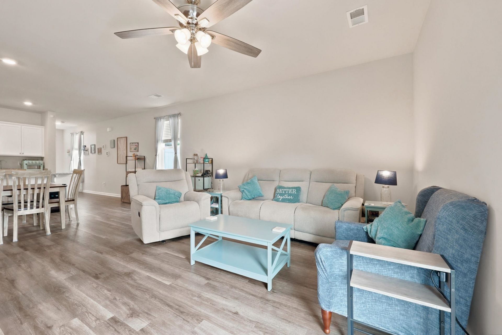 427 Samara Dr. Photo 32