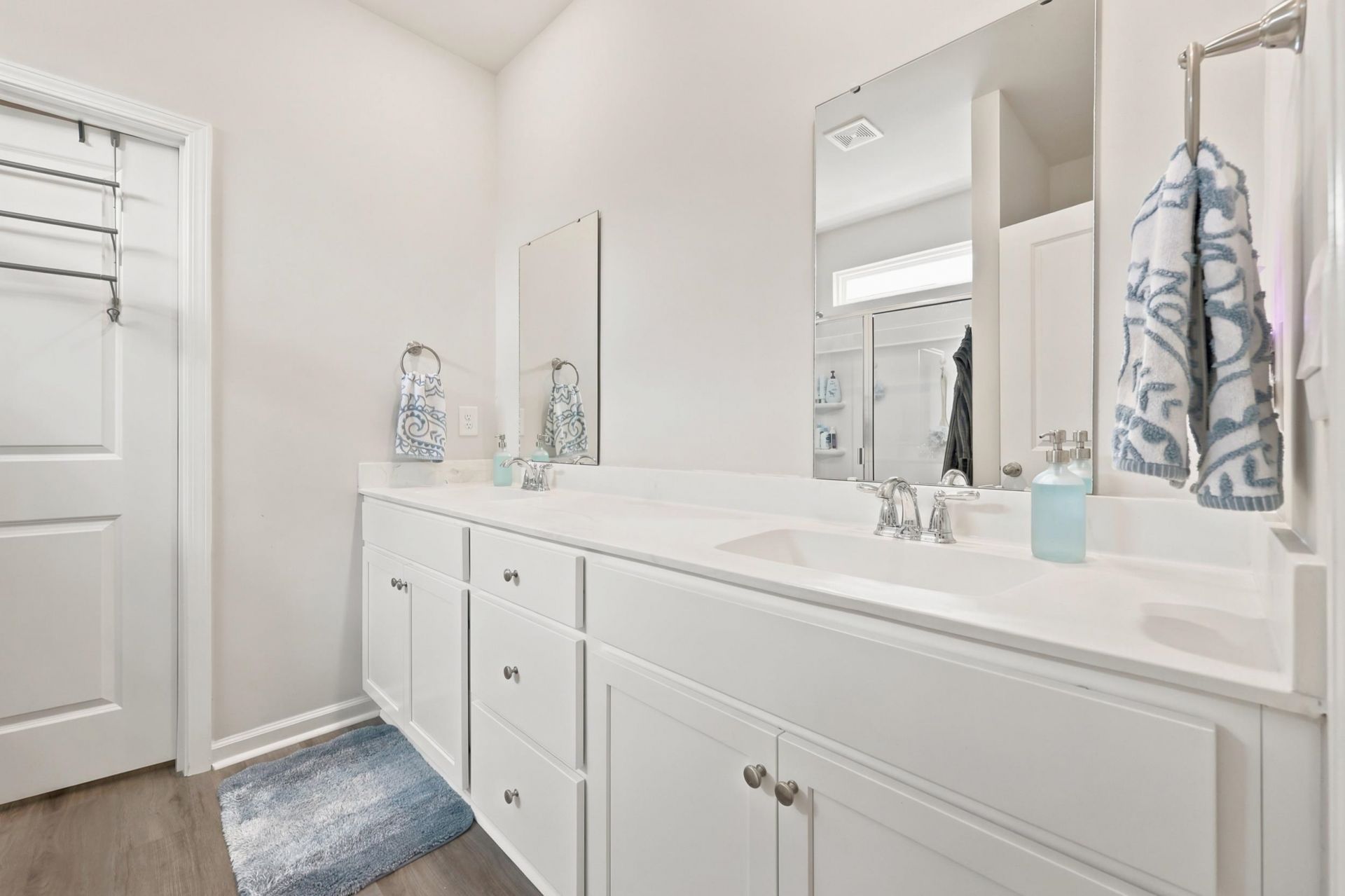 427 Samara Dr. Photo 37