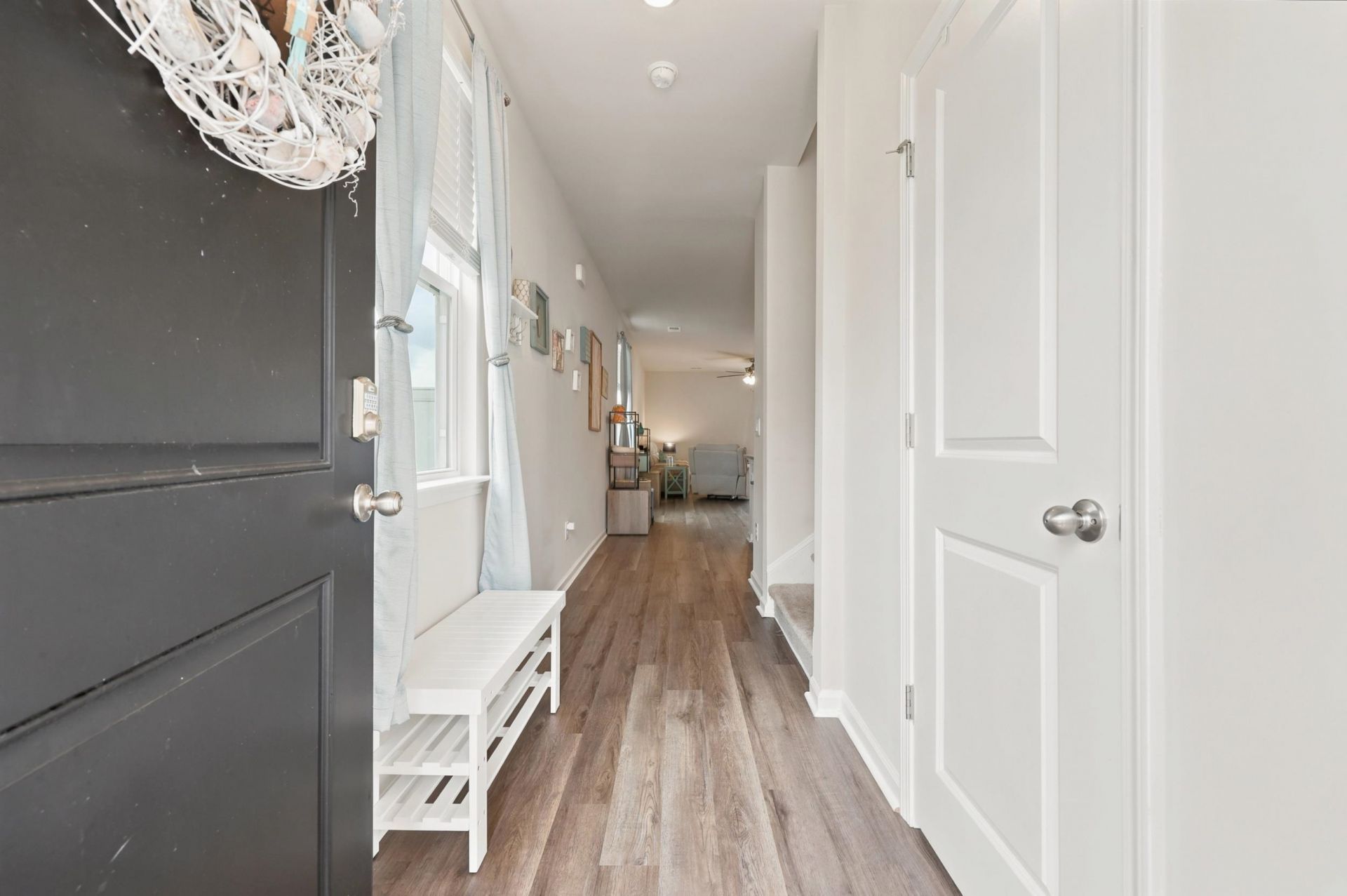427 Samara Dr. Photo 8