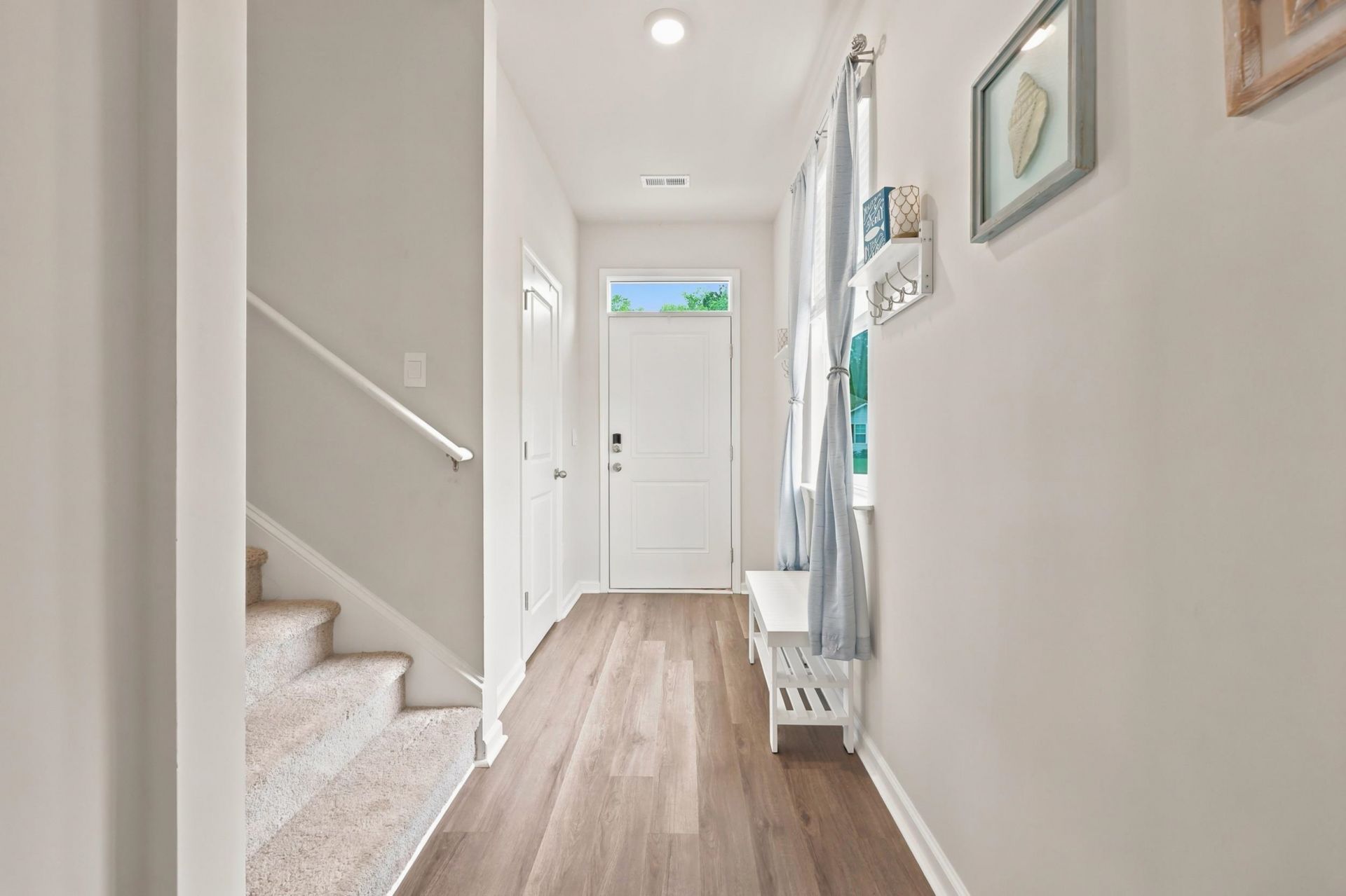 427 Samara Dr. Photo 9
