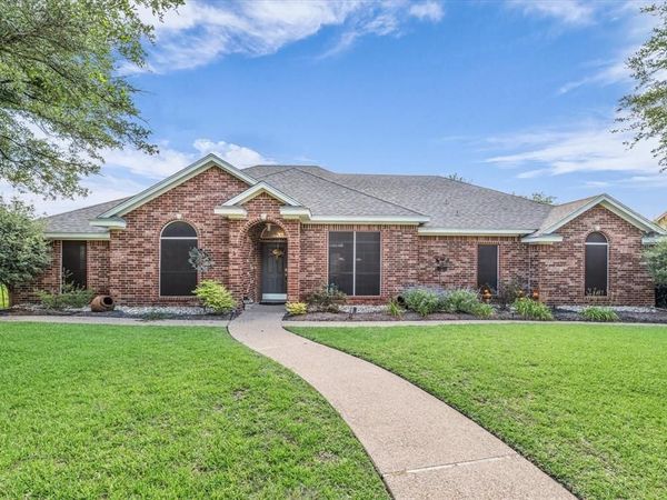 1304 Darbyton Drive , Hewitt, TX 76643