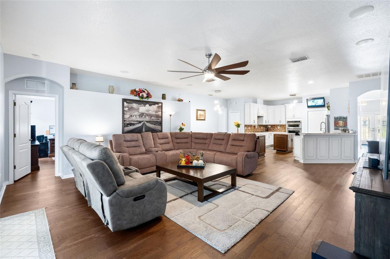 10839 Breaking Rocks Drive , Tampa, FL 33647 Photo